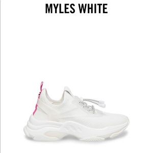 Steve Madden Myles Sneaker